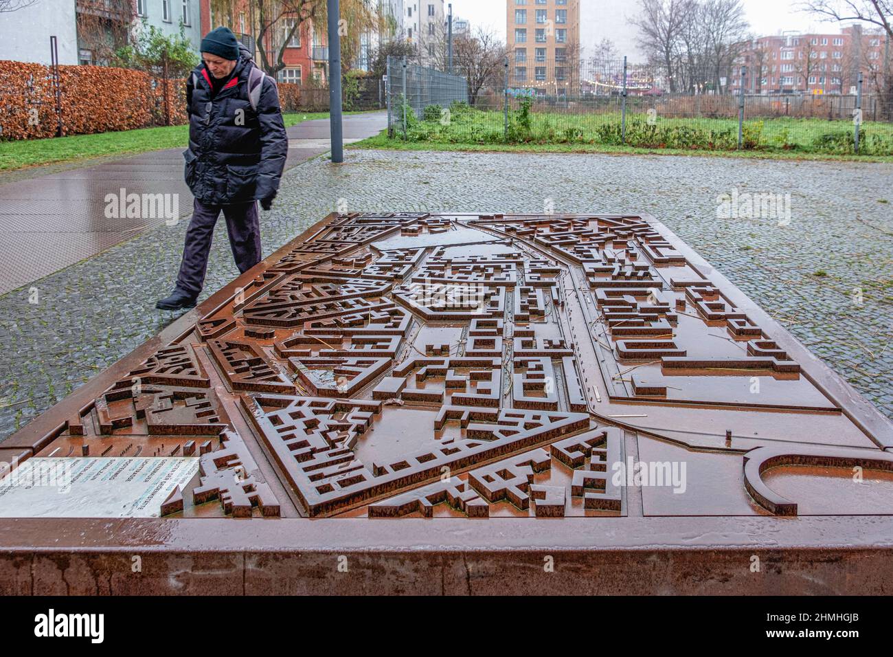 Sculptural 3-D map shows site  of former Berlin Wall, Bernauer Street, Mitte, Berlin Stock Photo