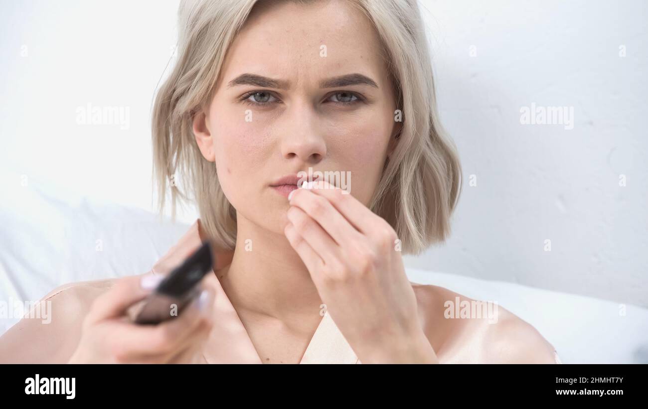 One woman tv junk food eating hi-res stock photography and images - Alamy