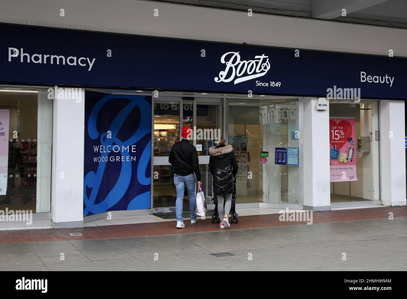 Boots shop sign hi-res stock photography and images - Page 13 - Alamy