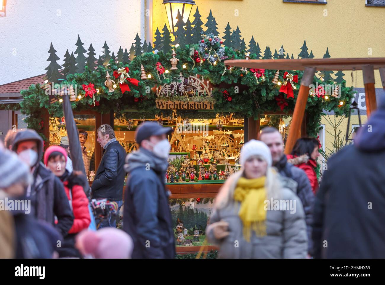Christmas In The Mountains 2022 10 February 2022, Saxony, Schwarzenberg: Extras Walk Through A Specially  Erected Christmas Market During Filming For The Erzgebirge Crime Thriller.  The Seventh Episode Will Focus On The Ore Mountains With Their Christmas