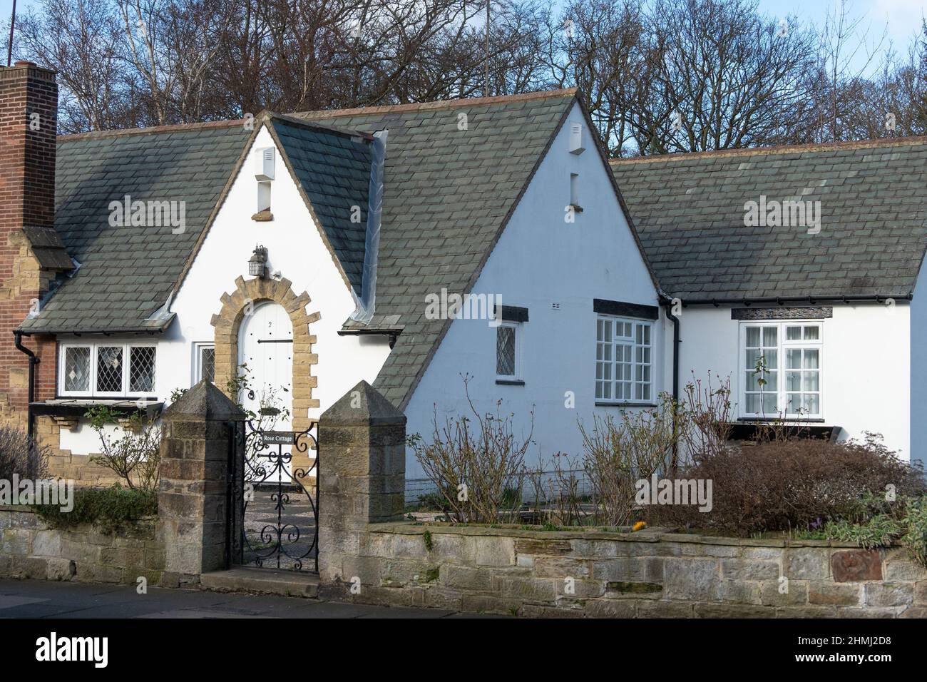 White painted cottage hi-res stock photography and images - Alamy