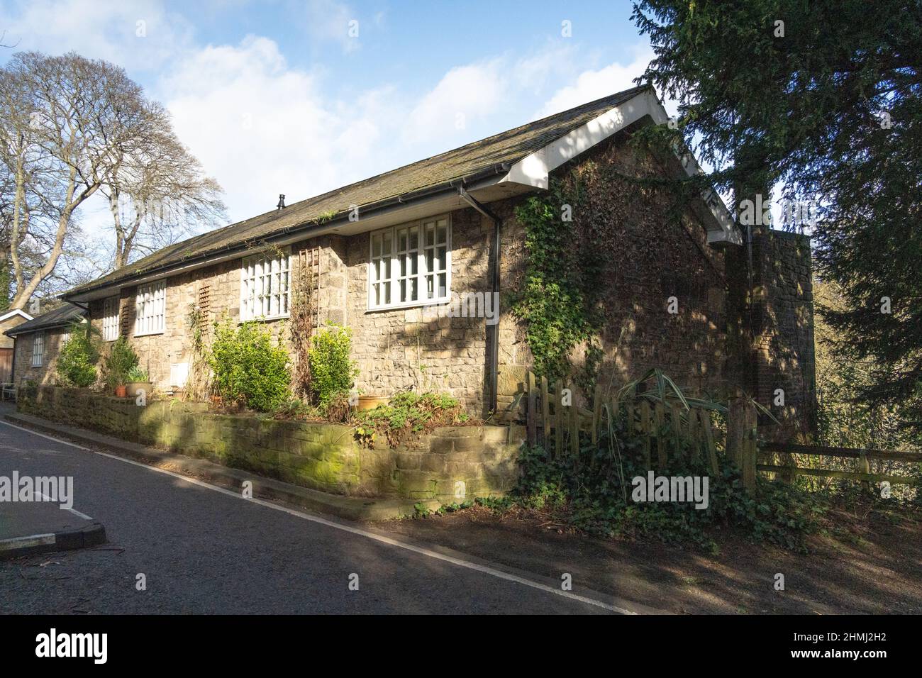 Des res bungalow in a leafy suburban area in the UK. Wealthy area concept. Stock Photo