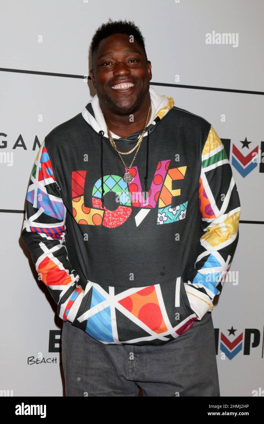 Los Angeles, CA. 9th Feb, 2022. Warren Sapp at arrivals for Merging Vets and Players (MVP) Charity Super Bowl Kick-Off Benefit Fundraiser, Academy LA Nightclub, Los Angeles, CA February 9, 2022. Credit: Priscilla Grant/Everett Collection/Alamy Live News Stock Photo