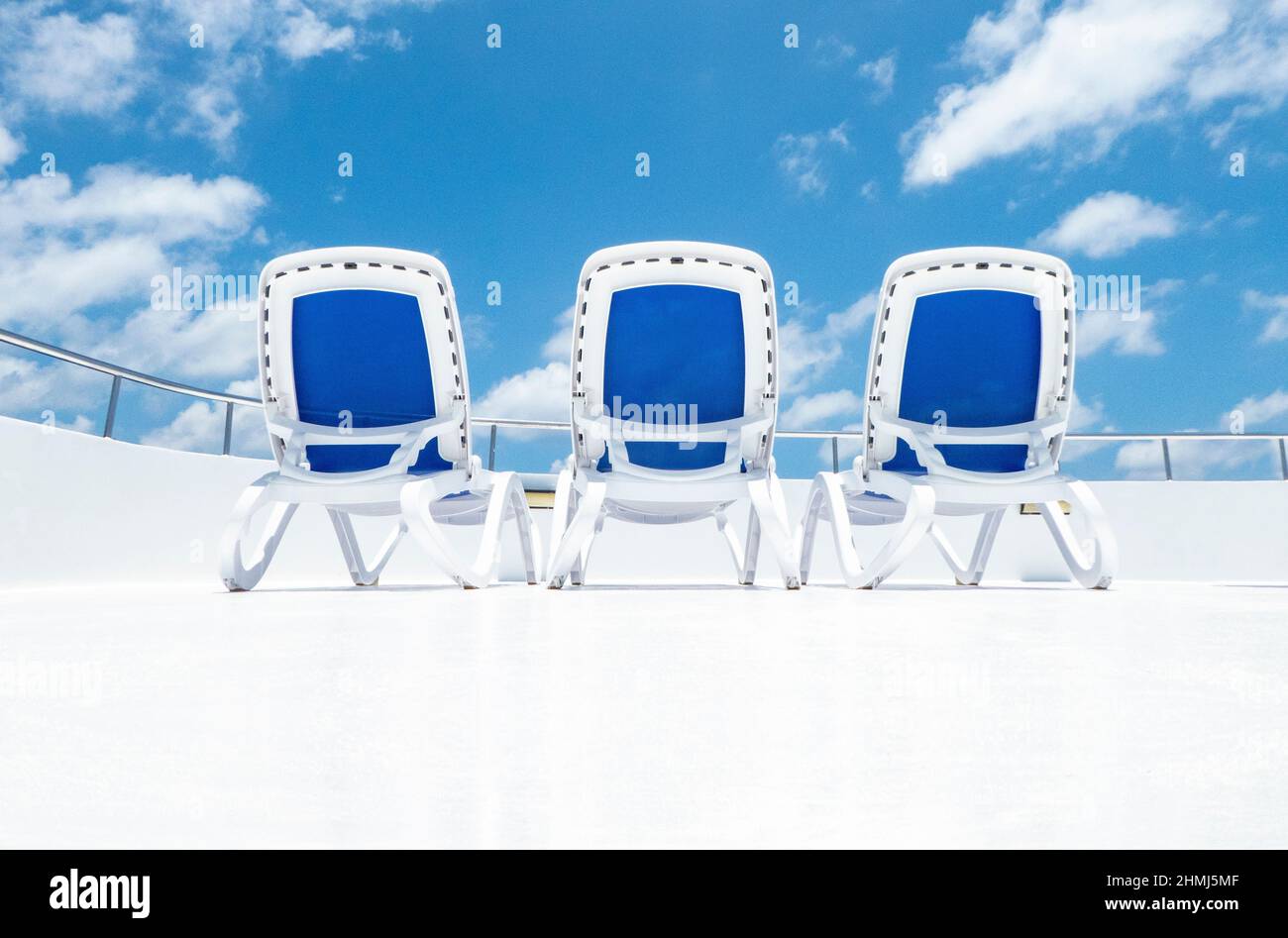Deck lounger hires stock photography and images Alamy