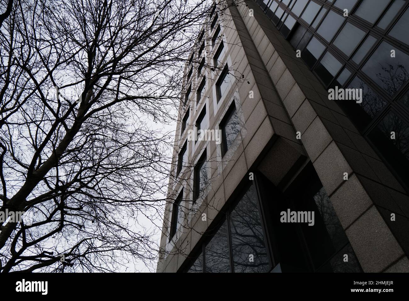 Tower block london 1980s hi-res stock photography and images - Alamy