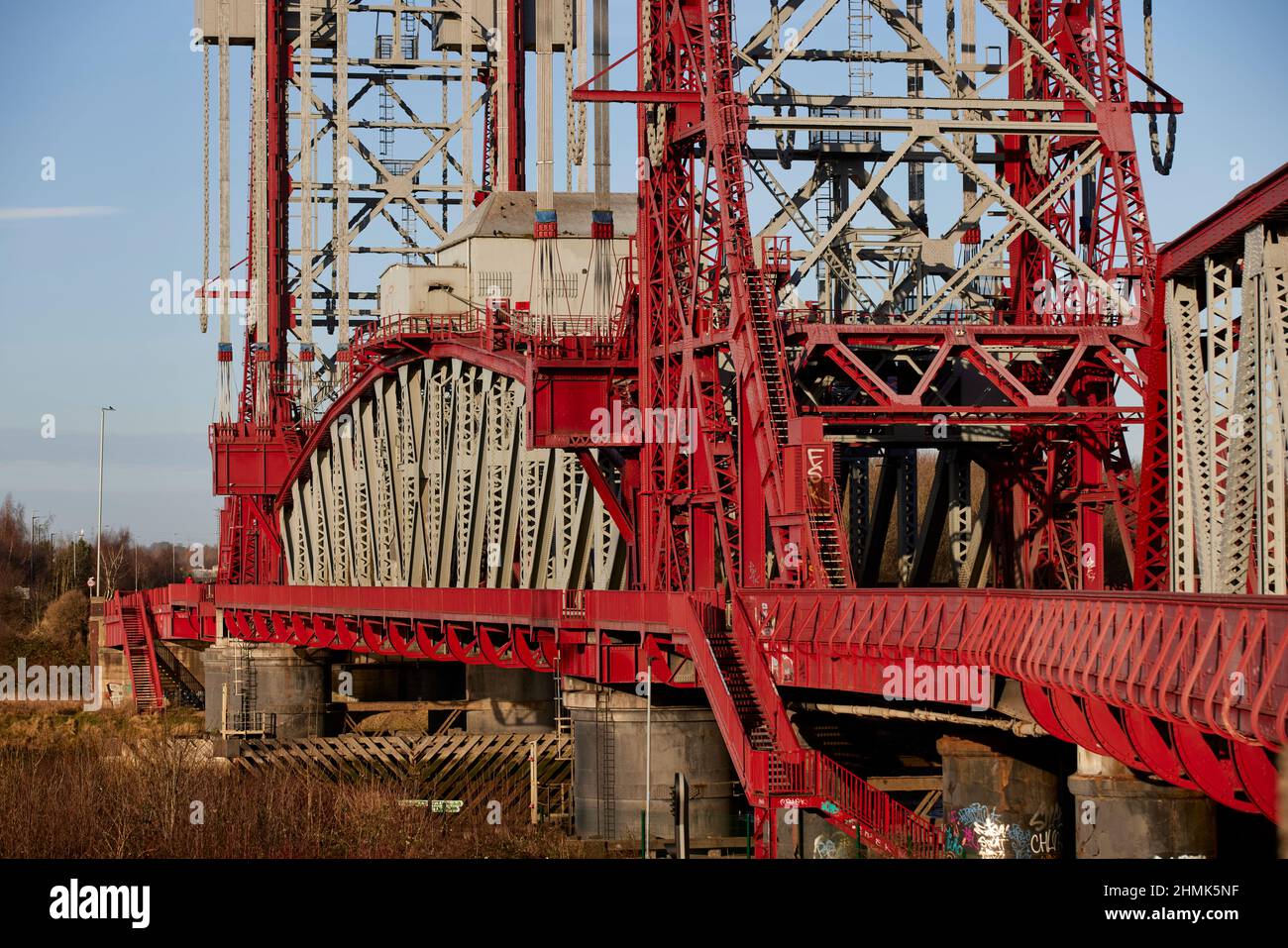 No longer working, Tees Newport Bridge is a vertical-lift bridge spanning the River Tees  linking Middlesbrough with  Stockton-on-Tees Stock Photo