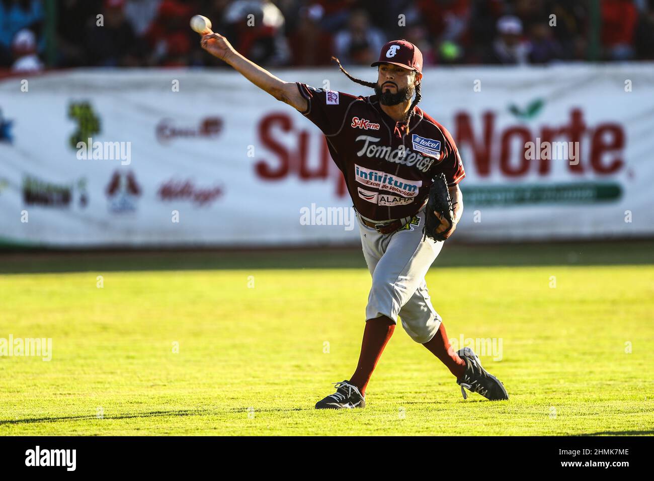 Sergio Mitre pitcher inicial de tomateros. . 7mo. juego de beisbol de