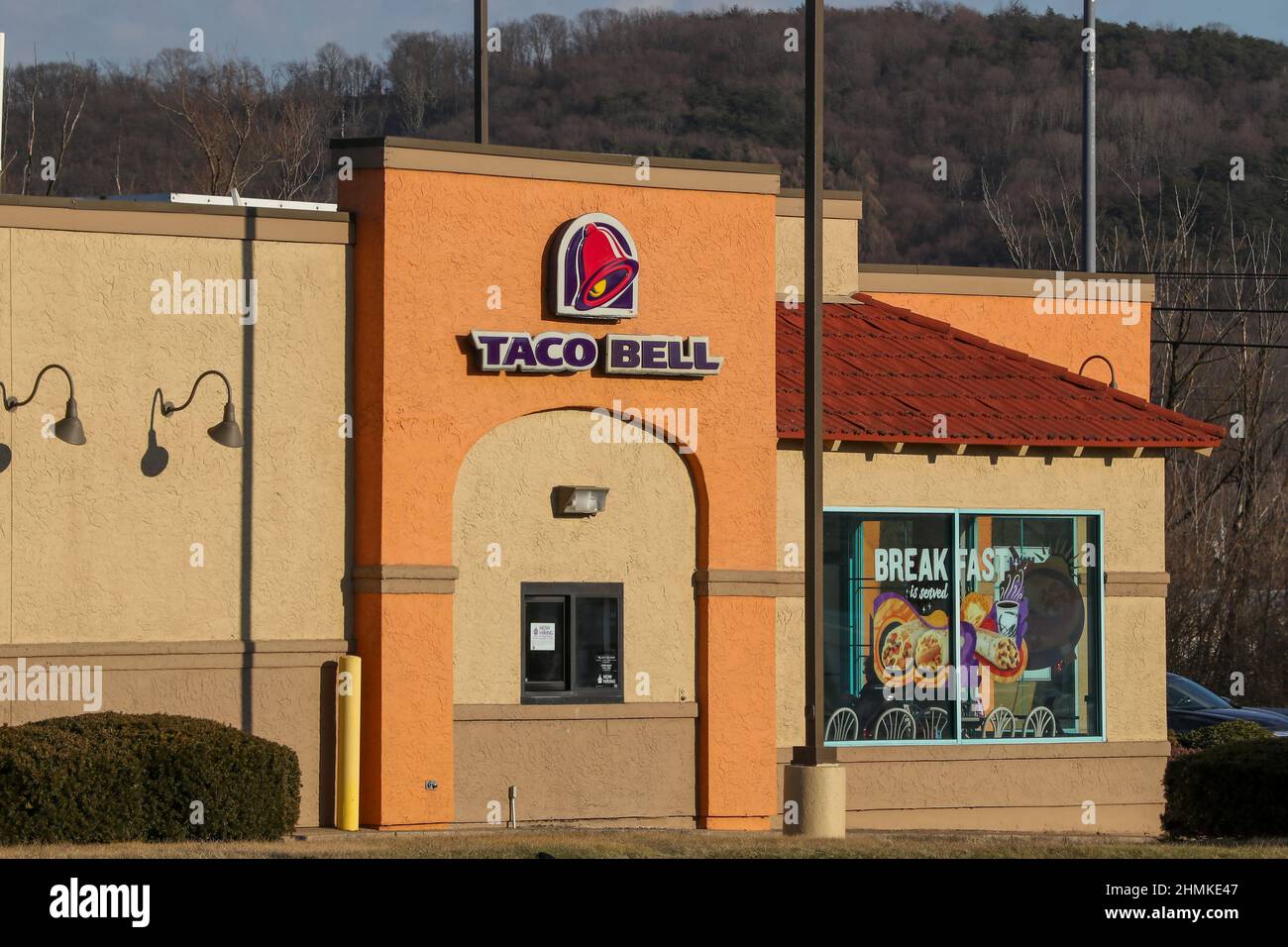 Taco bell sign drive thru hires stock photography and images Alamy