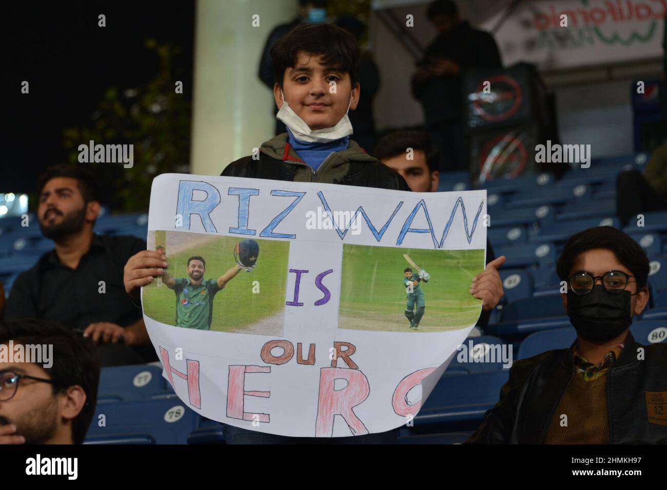 Lahore, Pakistan. 10th Feb, 2022. Players in action during the Pakistan Super League (PSL 7) Twenty20 cricket match between Peshawar Zalmi and Multan Sultan at Gaddafi Stadium in Lahore. Multan Sultan team won the match. (Photo by Rana Sajid Hussain/Pacific Press) Credit: Pacific Press Media Production Corp./Alamy Live News Stock Photo