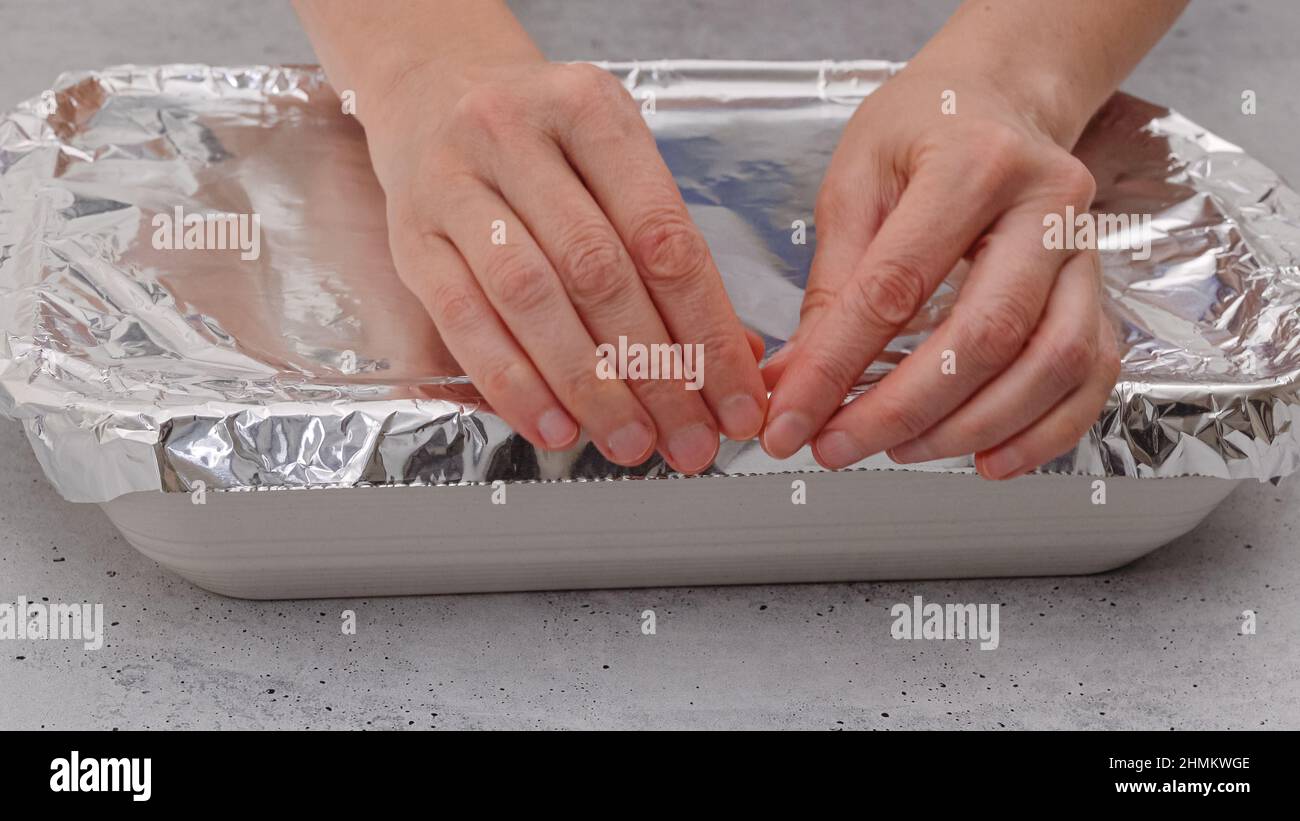 Baking pan with cover deals