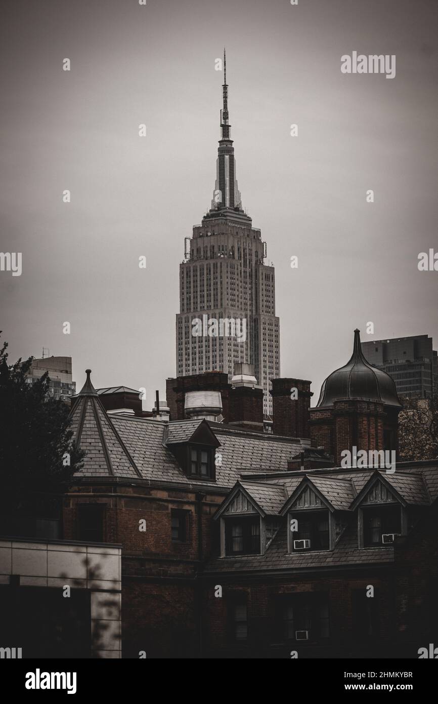 Empire state, edificio iconico de la ciudad de New York en Estados Unidos, vista desde el highline Stock Photo