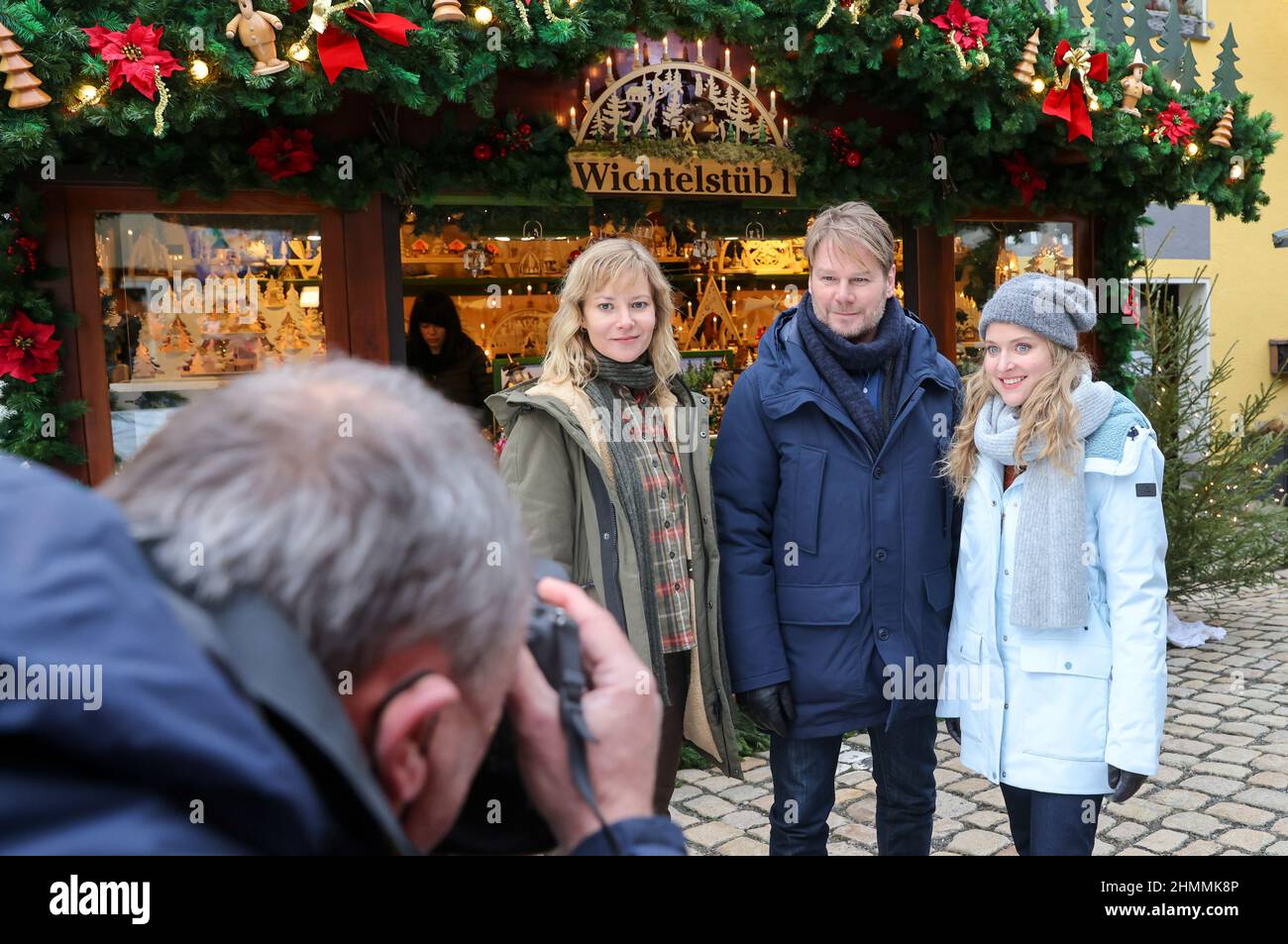 Kai Christmas 2022 Schwarzenberg, Germany. 10Th Feb, 2022. Actors Teresa Weißbach (L-R), Kai  Scheve And Lara Mandoki Stand At A Specially Erected Christmas Market  During Filming For The Erzgebirge Crime Thriller. In The Seventh Episode,