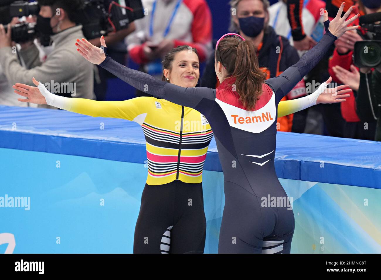 Beijing, China. 11th Feb, 2022. Suzanne Schulting of Netherlands, right