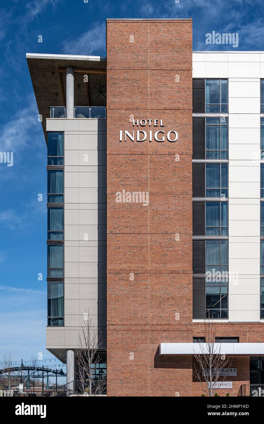 Hotel Indigo Columbus at Riverfront Place on the Chattahoochee River in Uptown Columbus, Georgia. (USA) Stock Photo