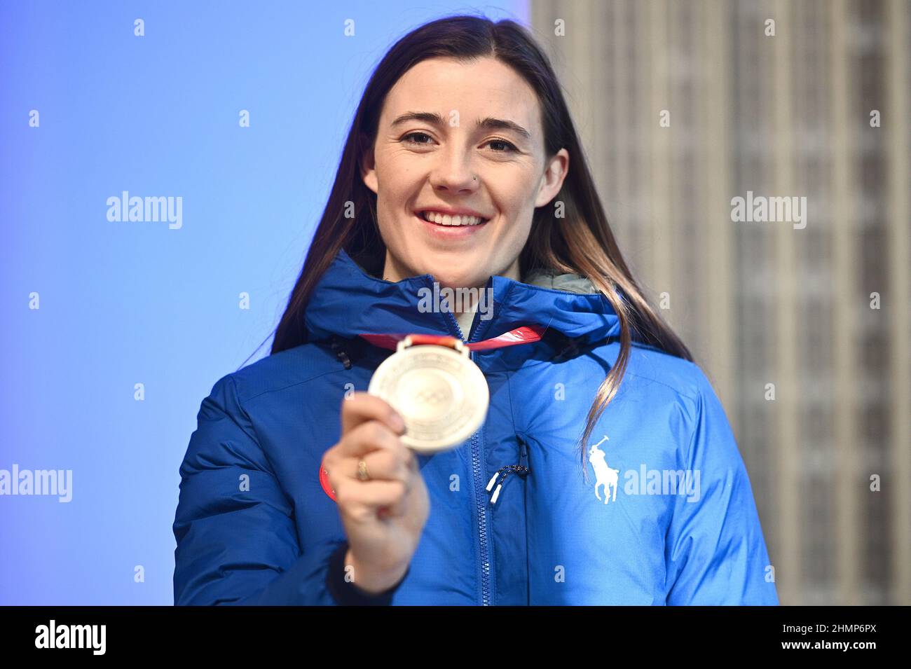 Jaelin Kauf, Silver Medalist in freestyle skiing at the 2022 Beijing Winter Olympics, visits the Empire State Building in New York, NY, February 11, 2022. (Photo by Anthony Behar/Sipa USA) Stock Photo