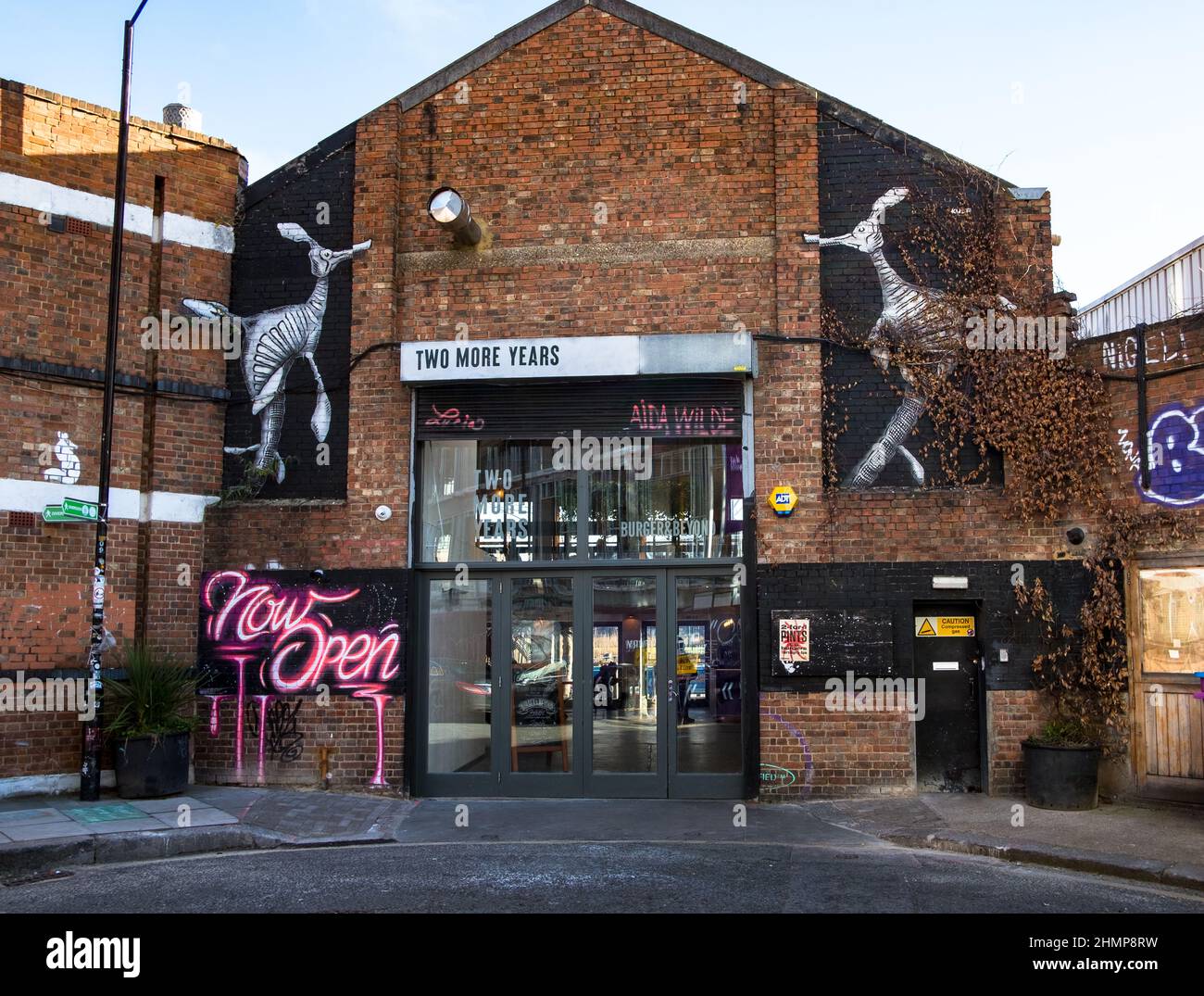 Cafe restaurant bar event space Two More Years on Roach Road, FIsh Island, Hackney Wick, East London Stock Photo