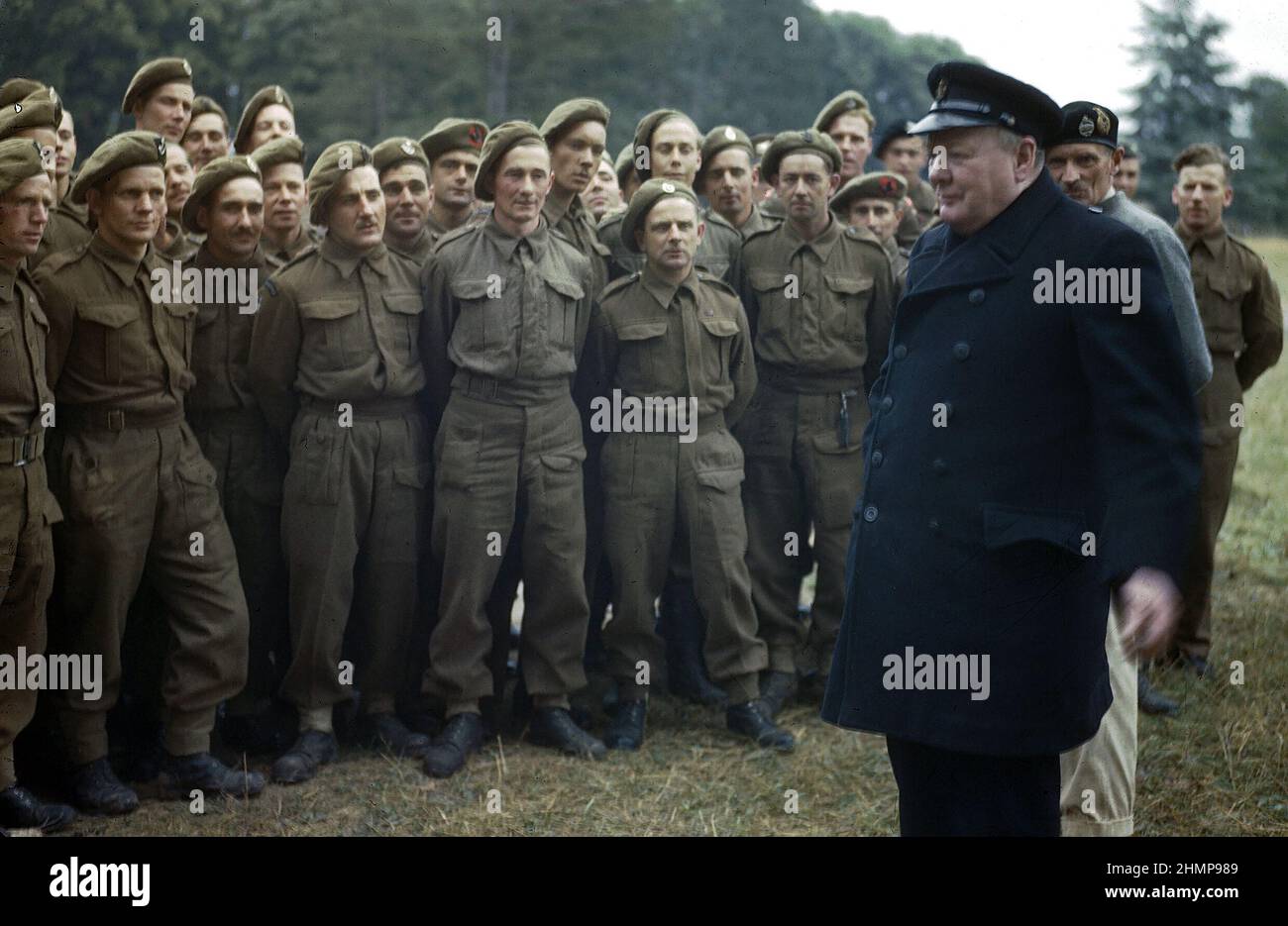 The Prime Minister, the Rt Hon Winston Churchill, MP, with men of the 50th Division who took part in the D-Day landings. 1944. Stock Photo