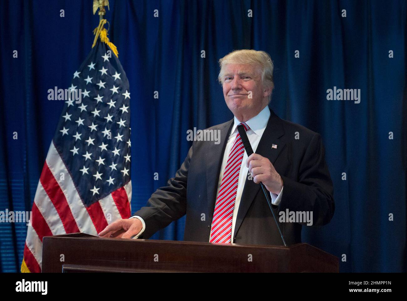 Usa presidential voting line 2016 hi-res stock photography and images ...