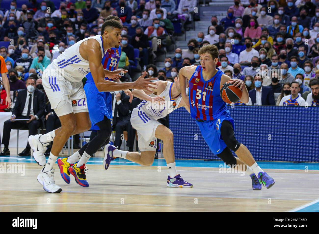 Barcelona basketball real madrid 2022 hi-res stock photography and images - Page 2