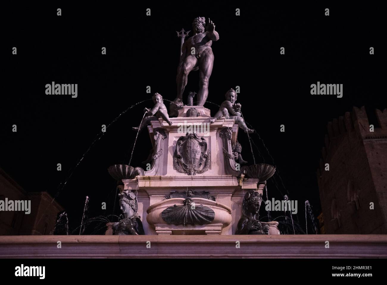 Prospettiva dal basso di una statua di Bologna. Il Nettuno, il Gigante Buono. Bottom-up point of view. Neptune, from Bologna. Stock Photo