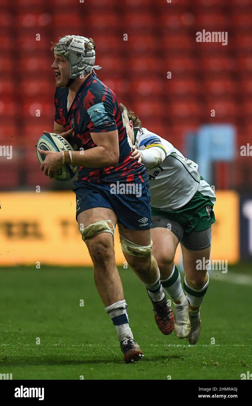 Fitz Harding of Bristol Bears, tackled by Kyle Rowe of London Irish ...