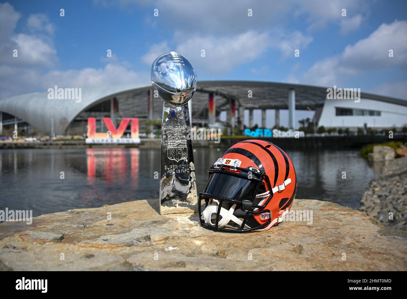 GIANT CINCINNATI SIGN (©CINCINNATI BENGALS 1997) PRACTICE FOOTBALL FIELD  OUTSIDE PAUL BROWN STADIUM CINCINNATI OHIO USA Stock Photo - Alamy