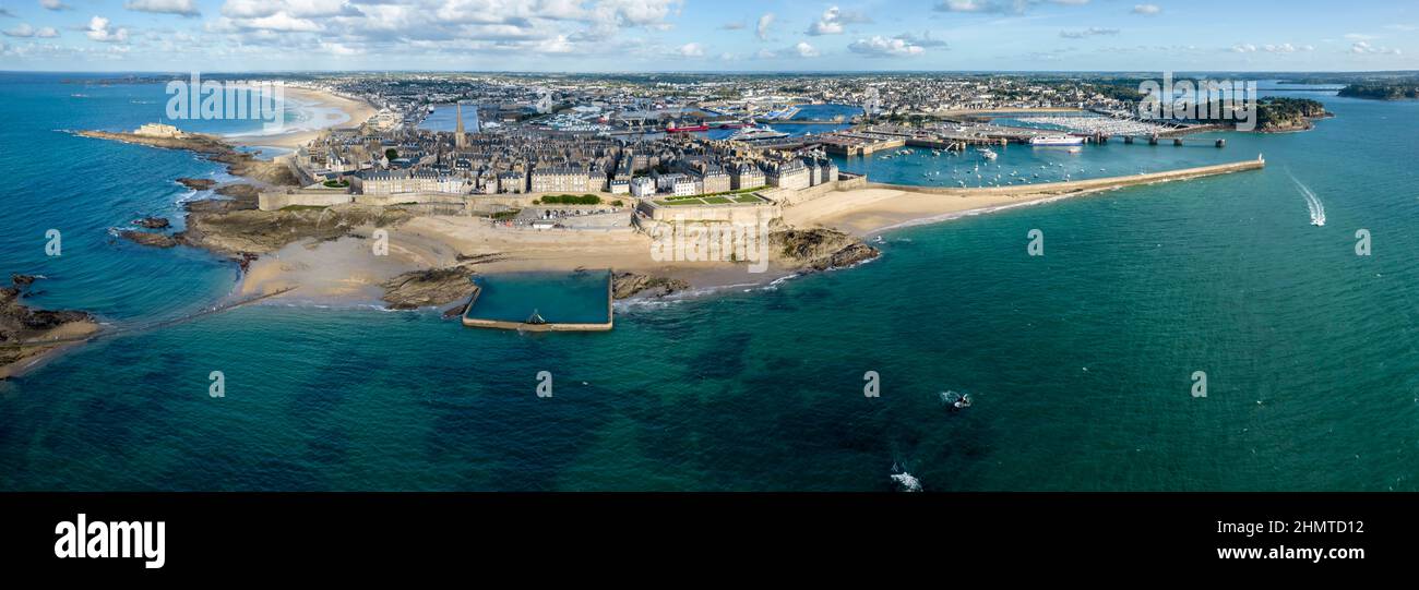France, Ille et Vilaine, Cote d'Emeraude (Emerald Coast), Saint Malo, the walled city, Tower of Bidouanne (aerial view) Stock Photo