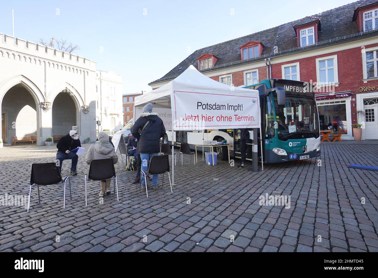 Potsdam, Germany. 12th Feb, 2022. A vaccination bus stands at its first stop at Nauener Tor. The vaccination bus will be at the marketplace in Schlaatz on February 16, at the Rewe parking lot in Groß Glienicke on February 18, and at the corner of Brandenburger Str. and Lindenstraße on February 19, 2022. Credit: Joerg Carstensen/dpa/Alamy Live News Stock Photo