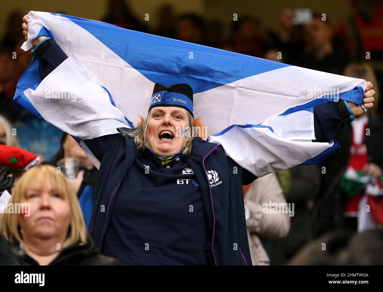 Crowd principality stadium hi-res stock photography and images - Alamy