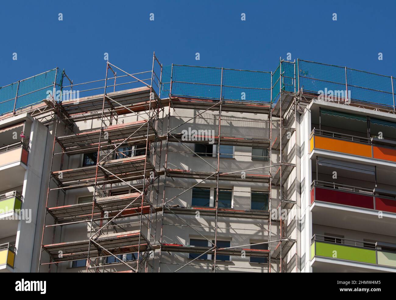 construction scaffolding standing on the side of a building Stock Photo ...