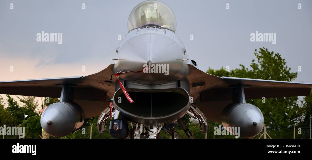 General Dynamics F 16 Fighting Falcon Stock Photo Alamy General Dynamics F 16 Fighting Falcon Stock Photo Alamy