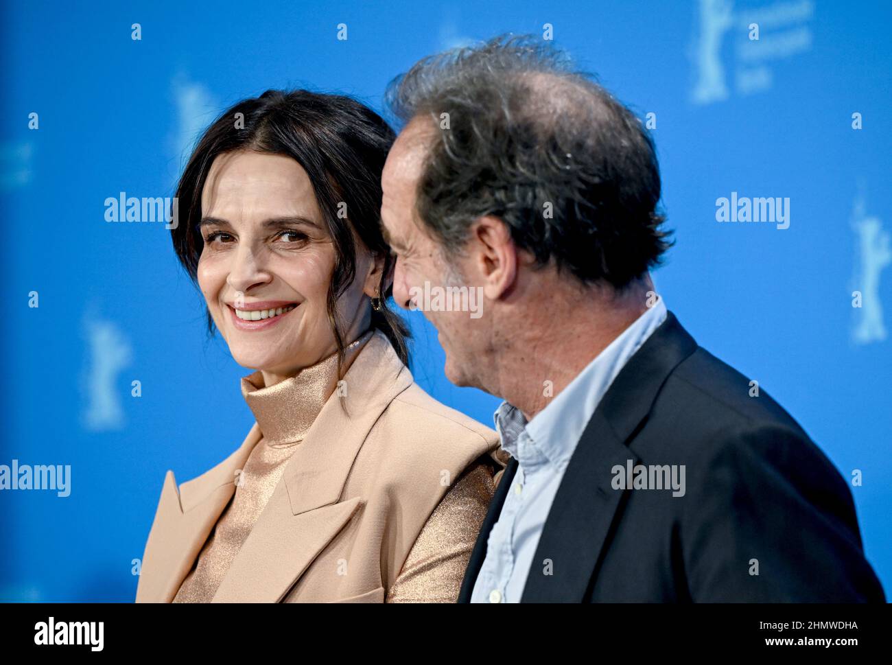 Berlin, Germany. 12th Feb, 2022. Actors Juliette Binoche and Vincent