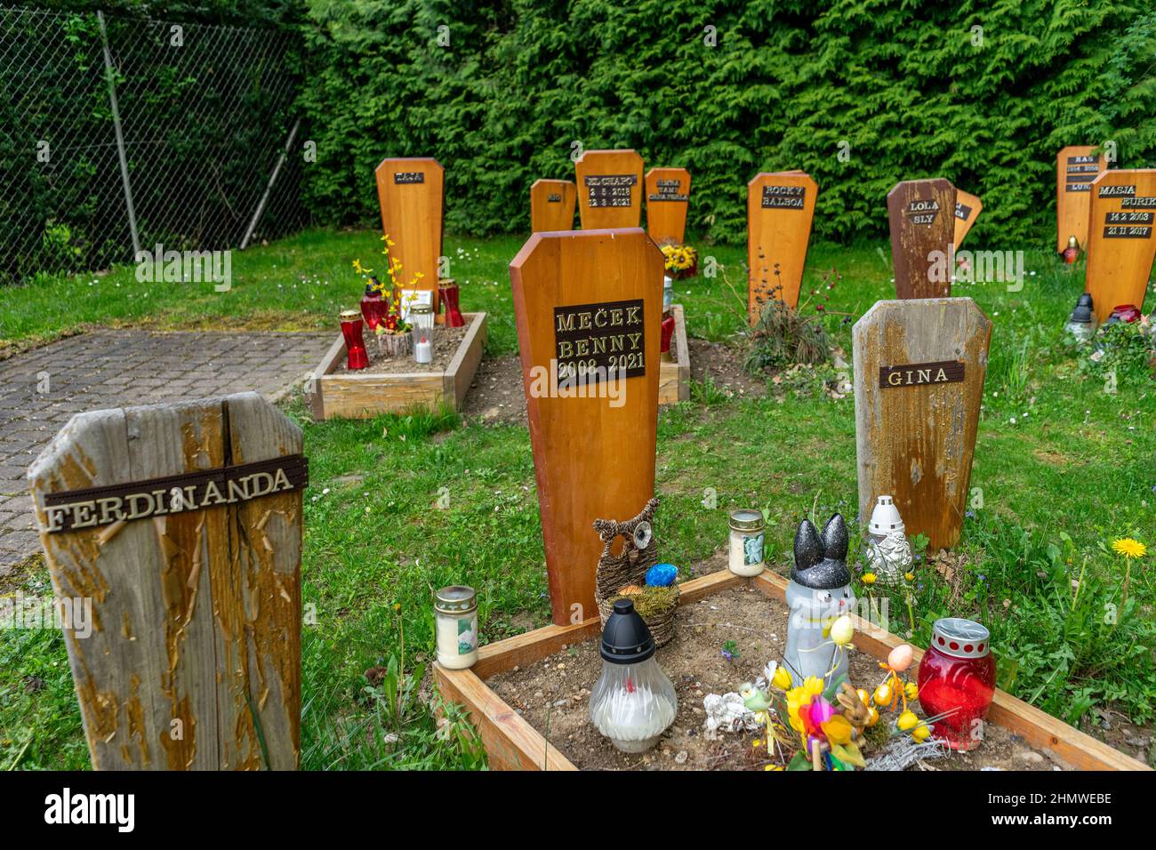 Dog gravestone hires stock photography and images Alamy