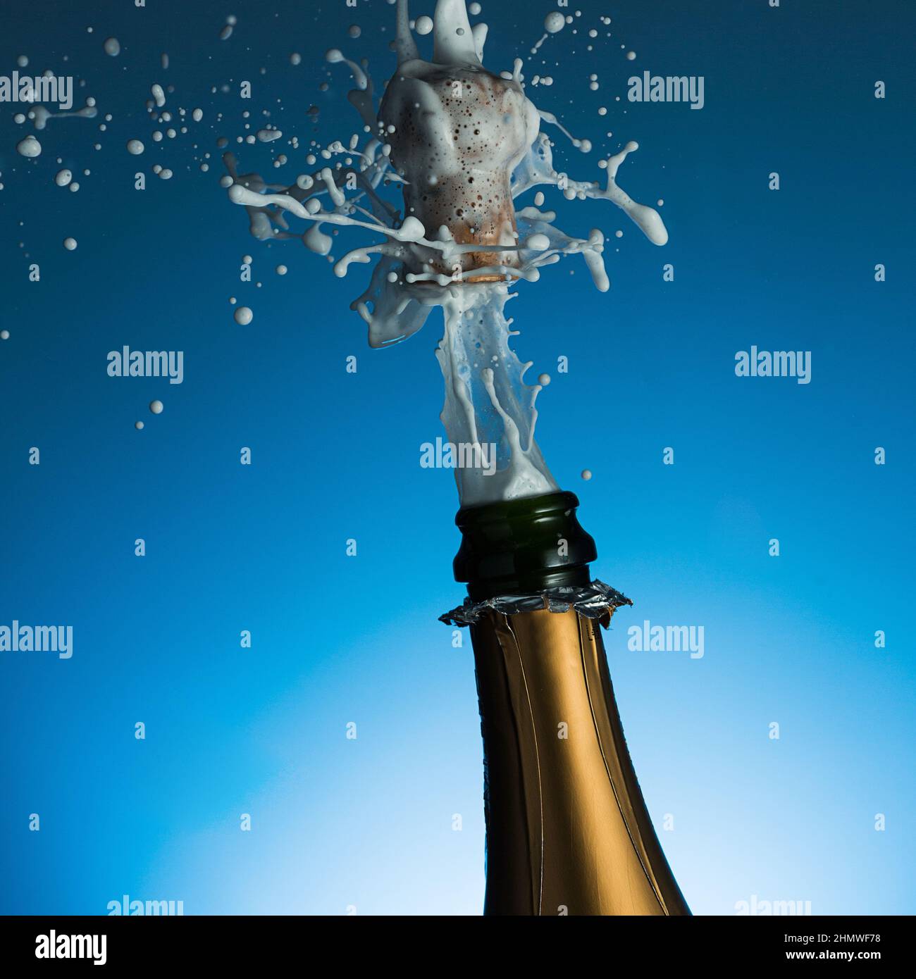 champagne cork popping Stock Photo Alamy