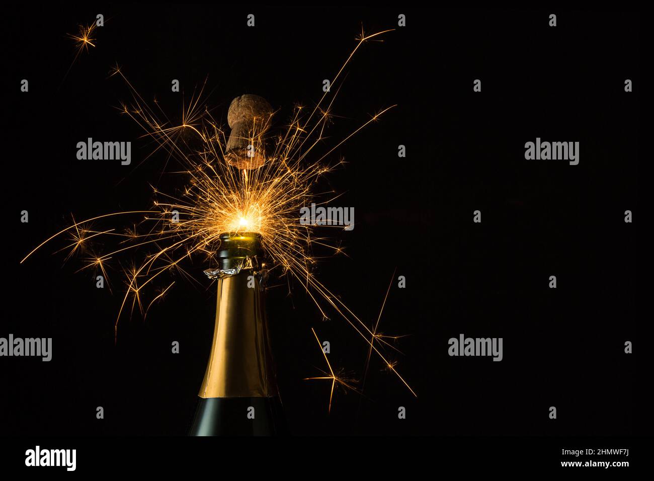 sparkling champagne popping Stock Photo - Alamy