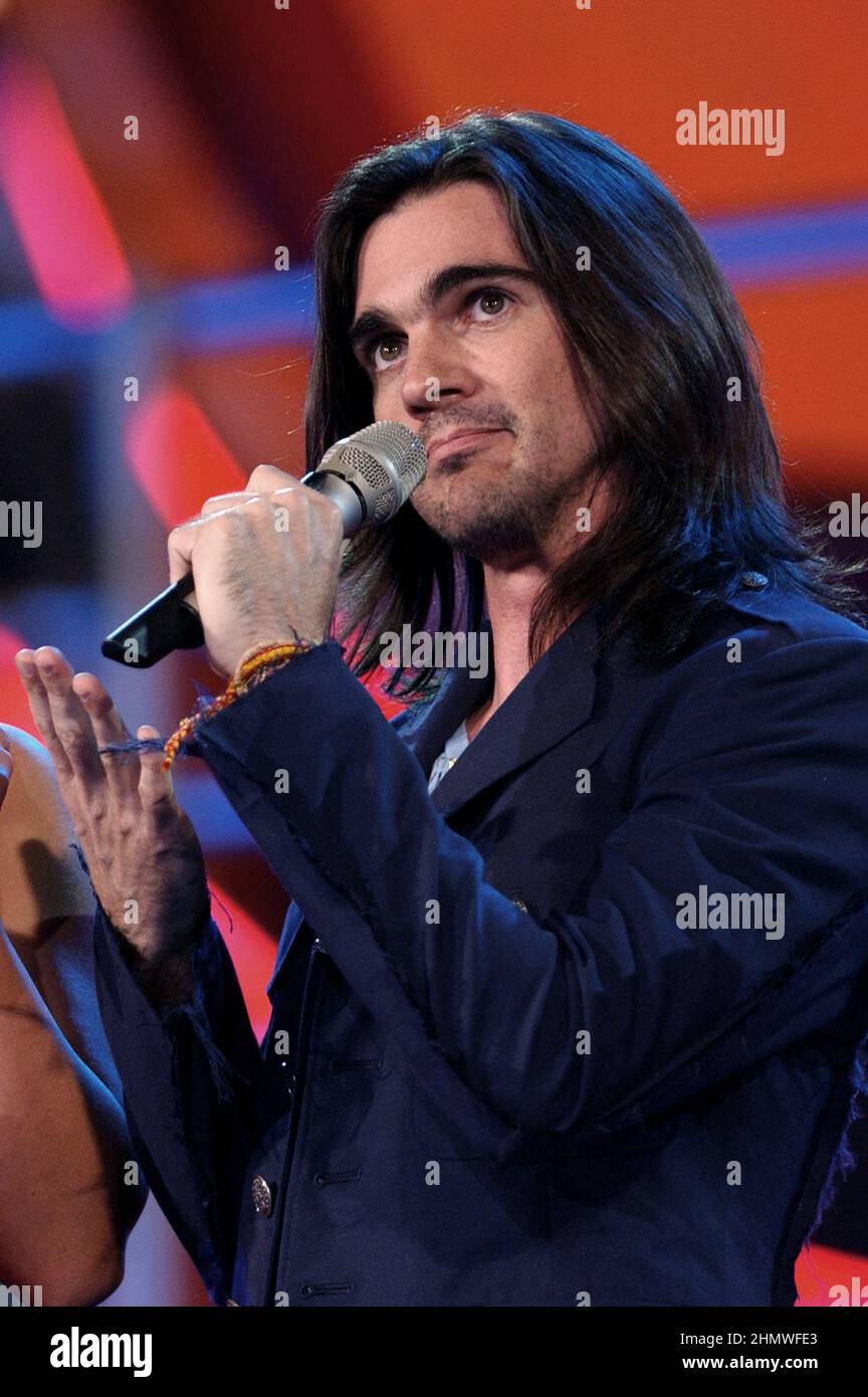 Verona Italy 2005-09-14  : The Colombian singer Juanes in concert during the musical event 'Festivalbar 2005” at the Arena Stock Photo