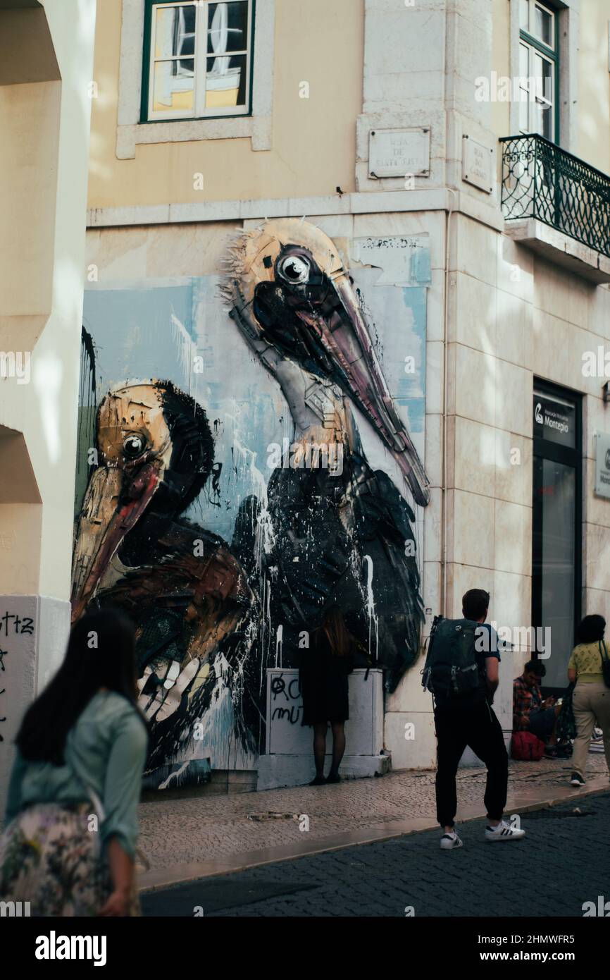 recycle garbage graffiti on the street of lisbon Stock Photo - Alamy