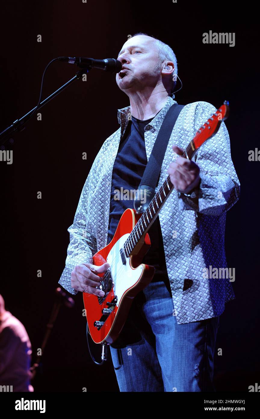 Milan Italy 2008-04-15 : Live concert of Mark Knopfler at the Forum Assago Stock Photo