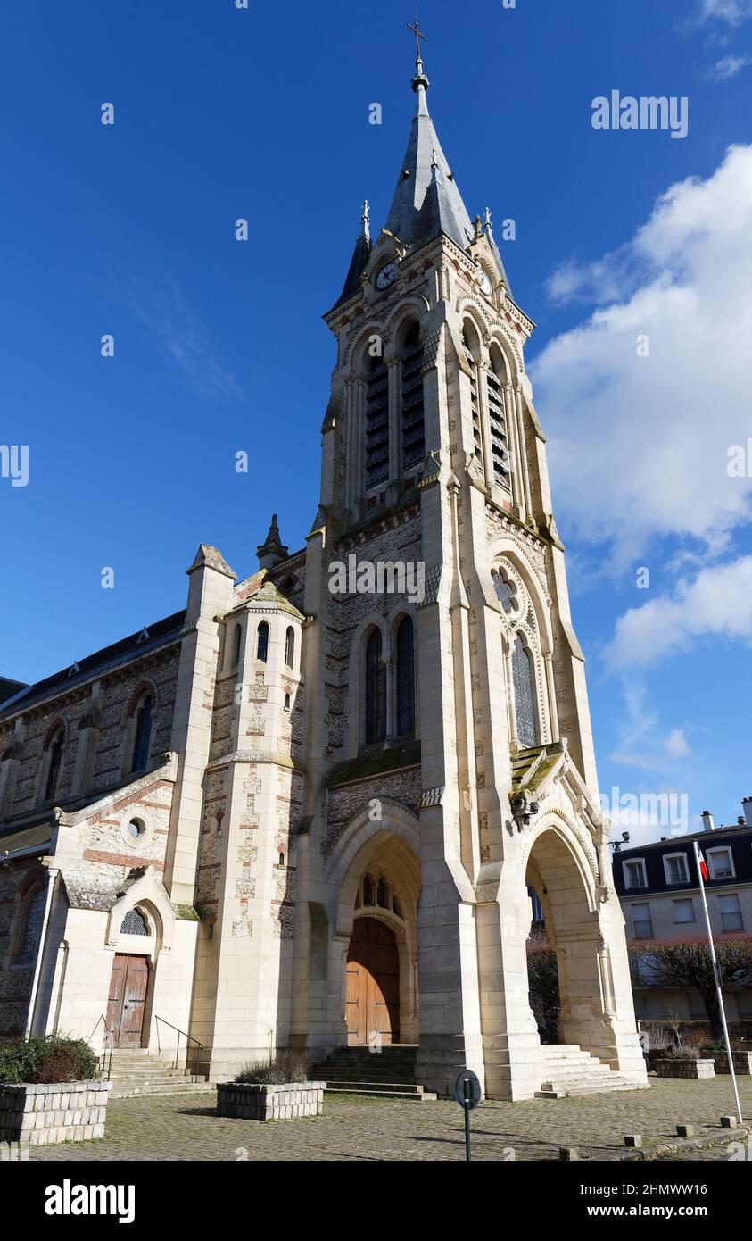 Saint-Lubin Church of Rambouillet is a neo-Gothic church in Rambouillet, in the French department of Yvelines . Stock Photo
