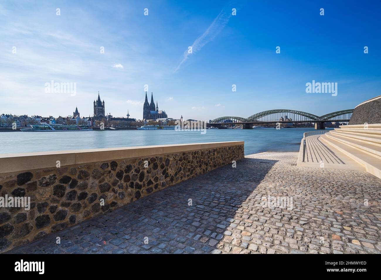 Cologne cathedral and the rhine boulevard hi-res stock photography and ...