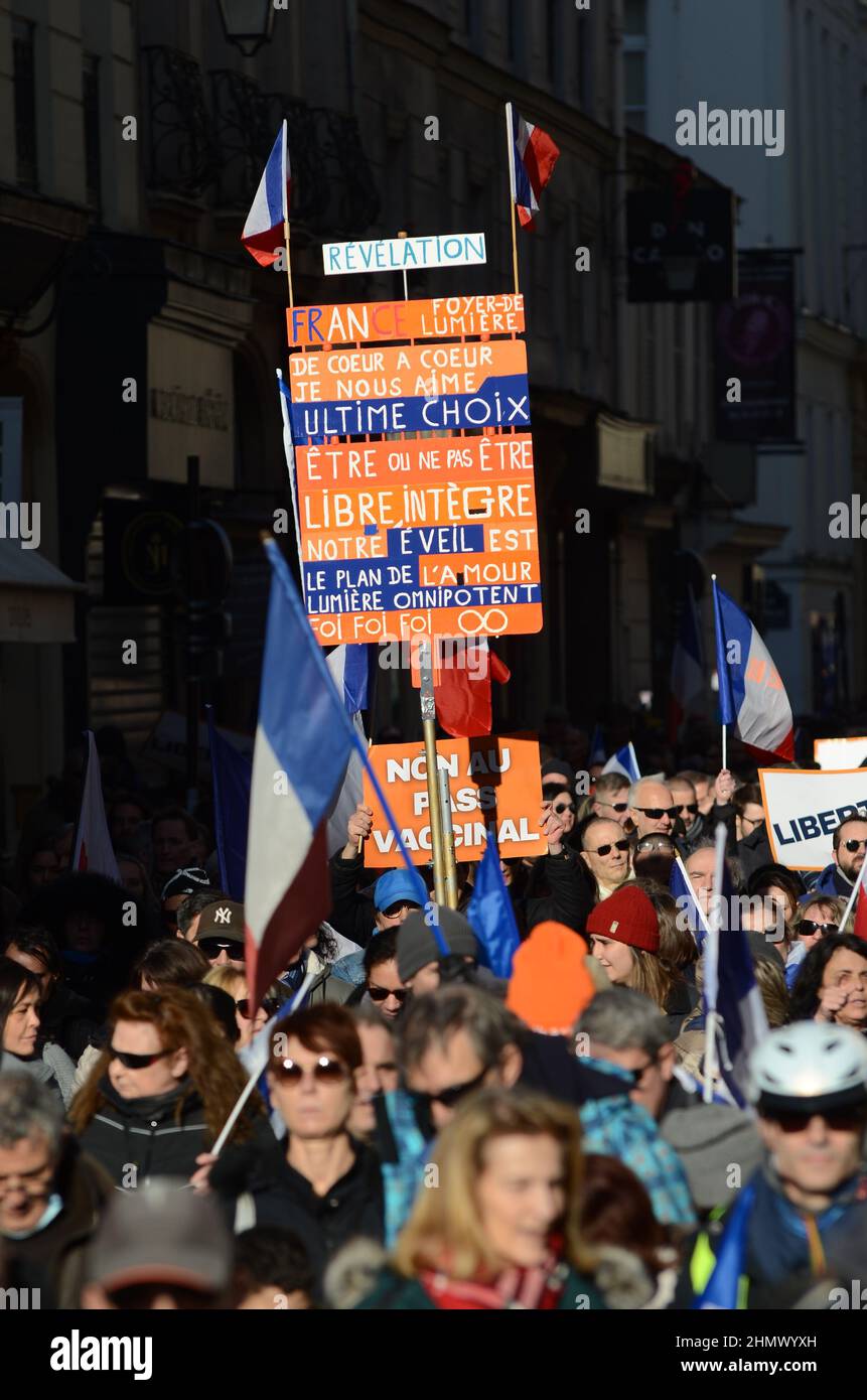 Huge demonstration organised by Florian Philippot, 'les patriotes' presidential candidate for 2022, against the government's health measures Stock Photo