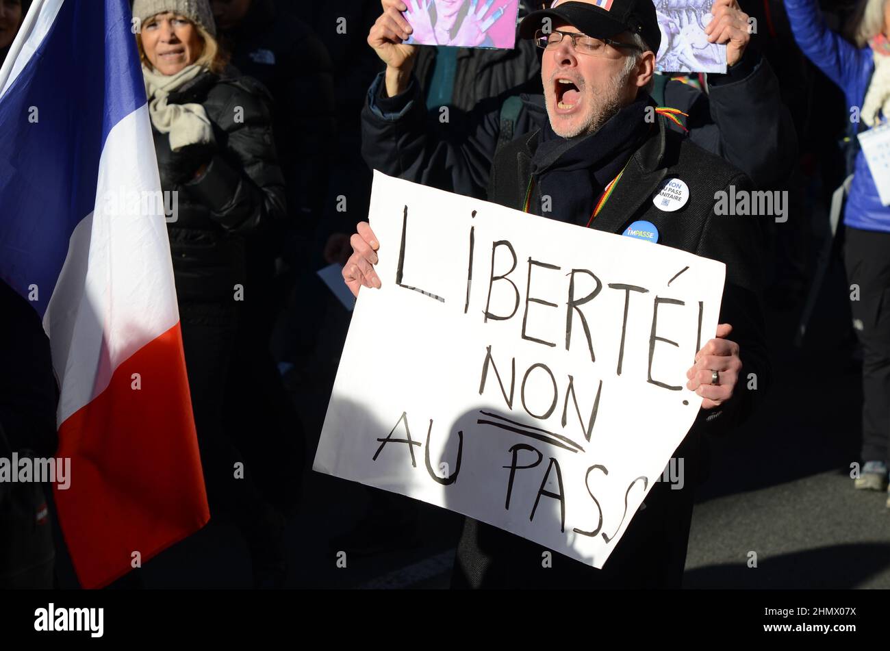 Huge demonstration organised by Florian Philippot, 'les patriotes' presidential candidate for 2022, against the government's health measures Stock Photo