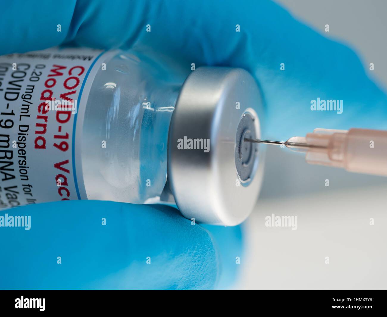 Close-up of drawing up an injection of Moderna Covid-19 vaccine Stock ...