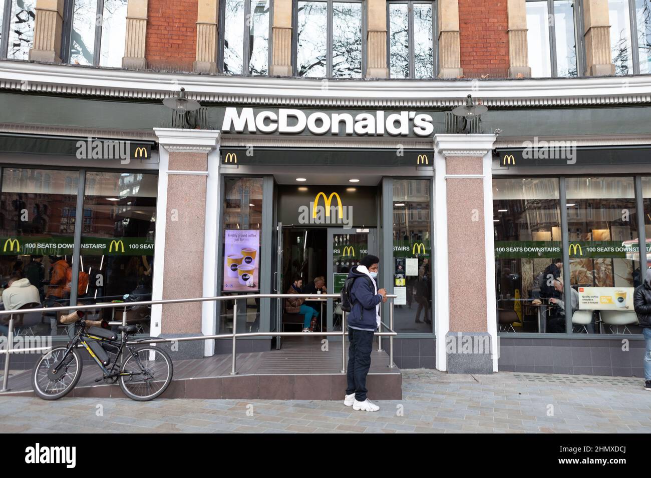 Mcdonalds storefront mcdonalds hires stock photography and images Alamy