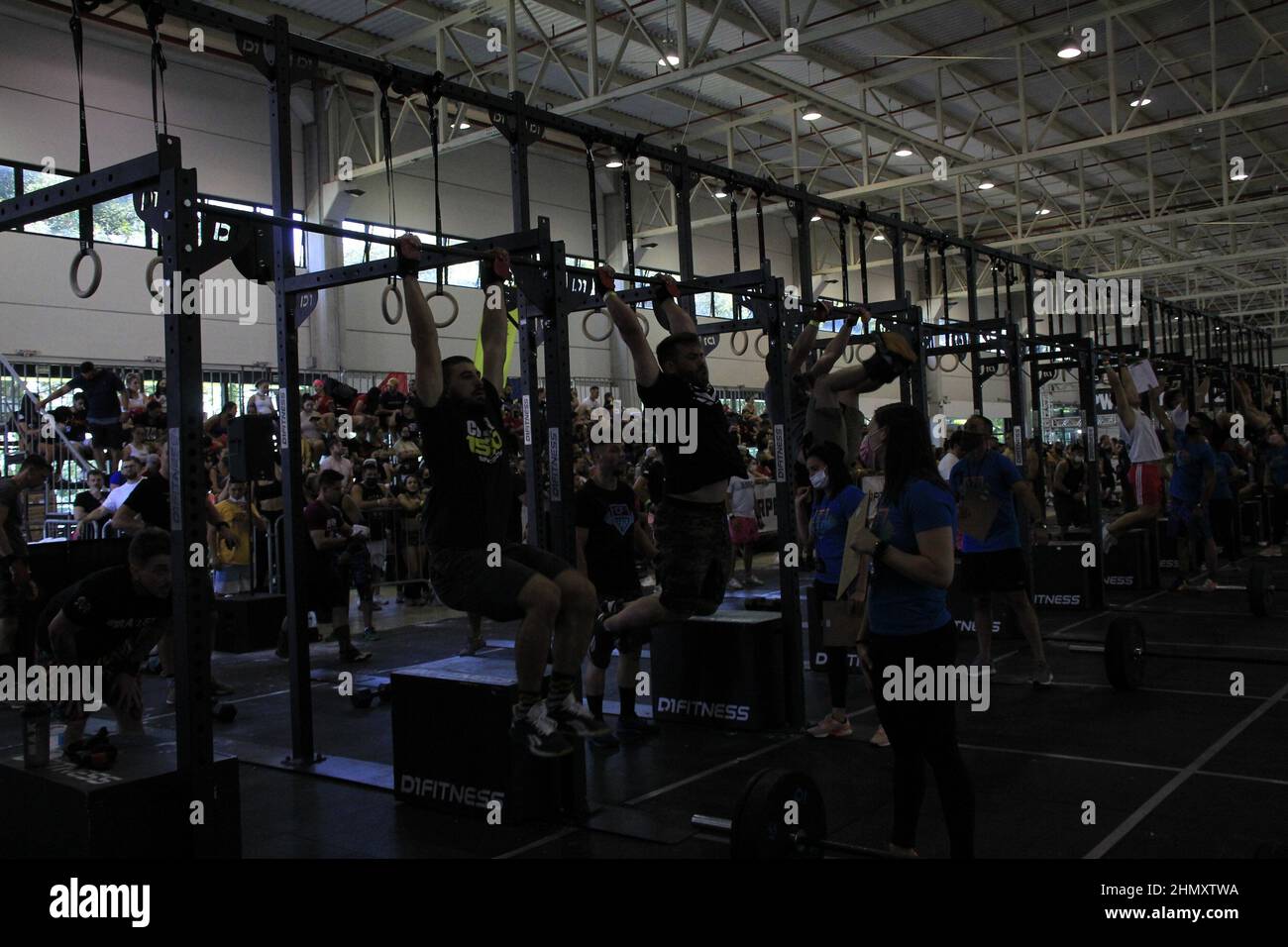Curitiba, Parana, Brasil. 12th Feb, 2022. (INT) Crossfit athletes  participate in the Championship at the Brazil Expofit fair, in Curitiba.  February 12, 2022, Curitiba, Parana, Brazil: Crossfit athletes compete  during the largest