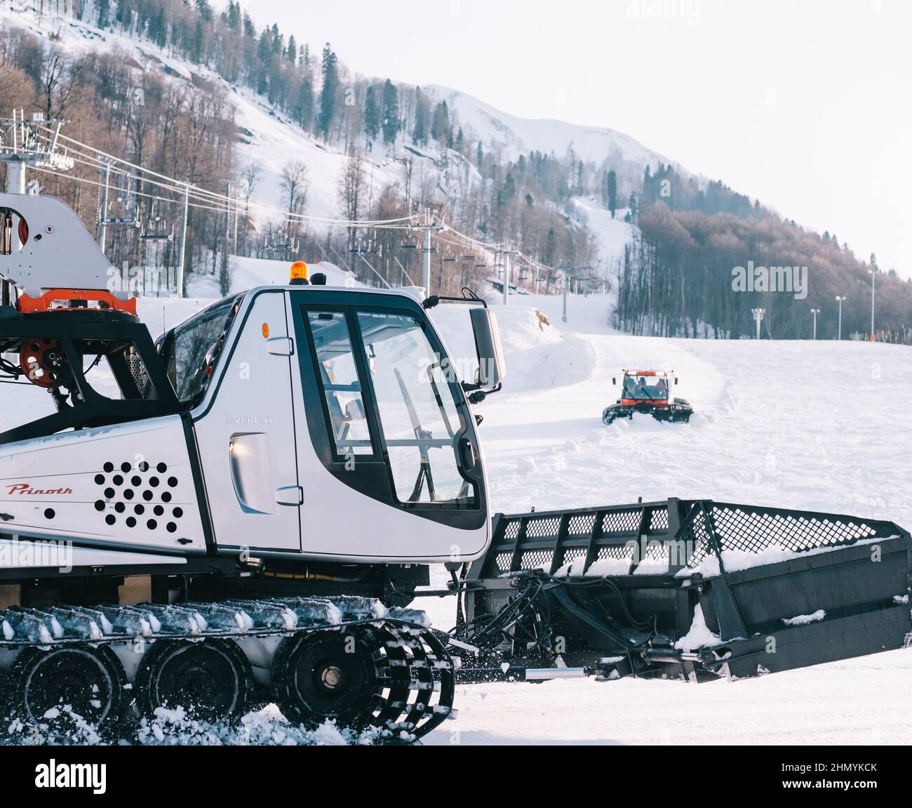 Snow cat vehicle hires stock photography and images Alamy