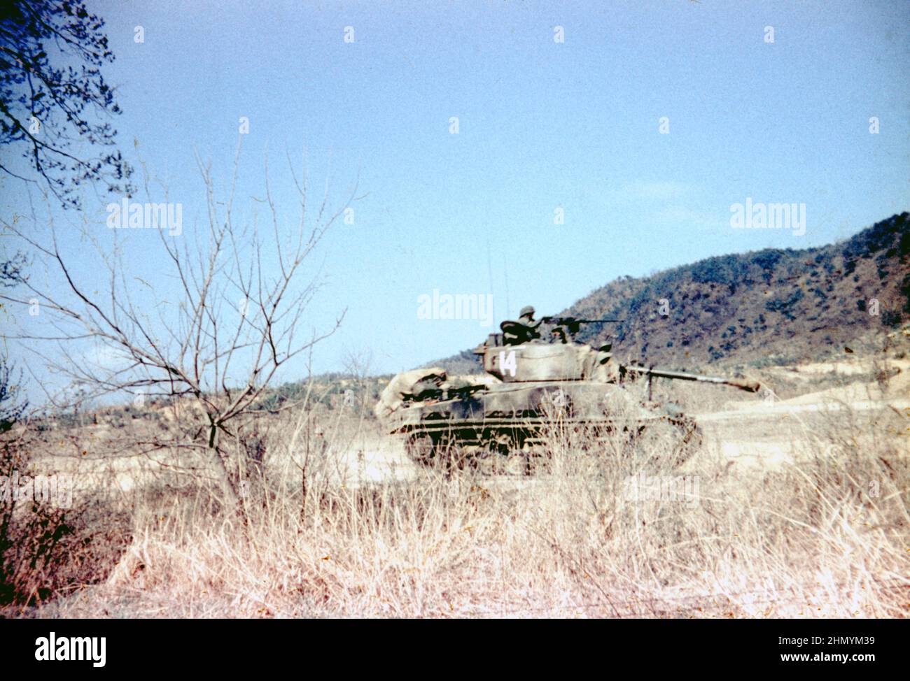 US ARMY / United States Army Kampfpanzer / Tank M4A3 Sherman -  Korea Krieg / Korean War Stock Photo