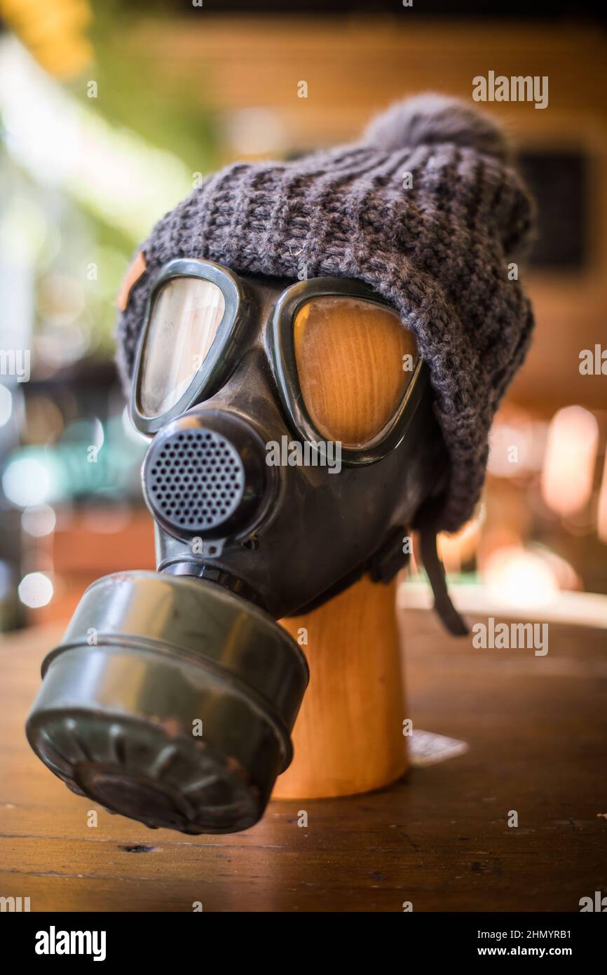 Gas mask modern hi-res stock photography and images - Alamy