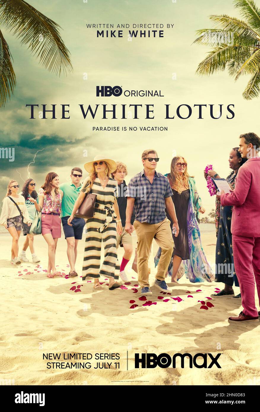 THE WHITE LOTUS (2021), directed by MIKE WHITE. Credit RIP CORD