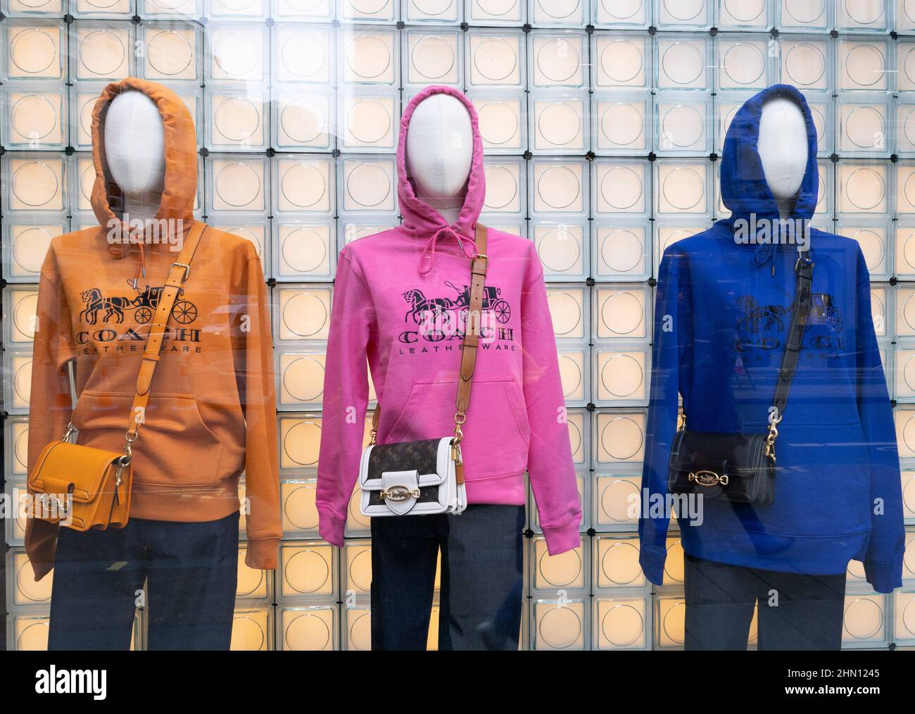 Coach store europe hi-res stock photography and images - Alamy